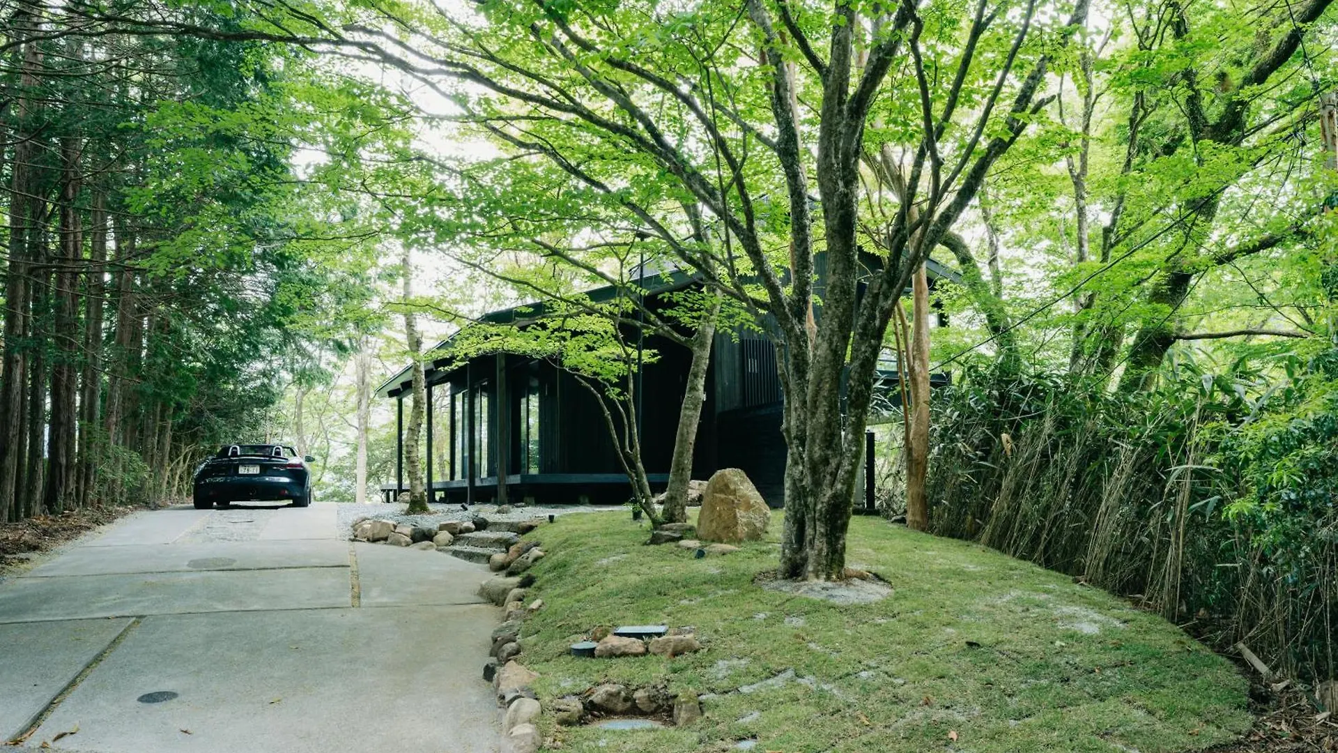 高台の森に佇むモダニズム建築 露天風呂 サウナ 檜風呂 Enn Hakone Villa