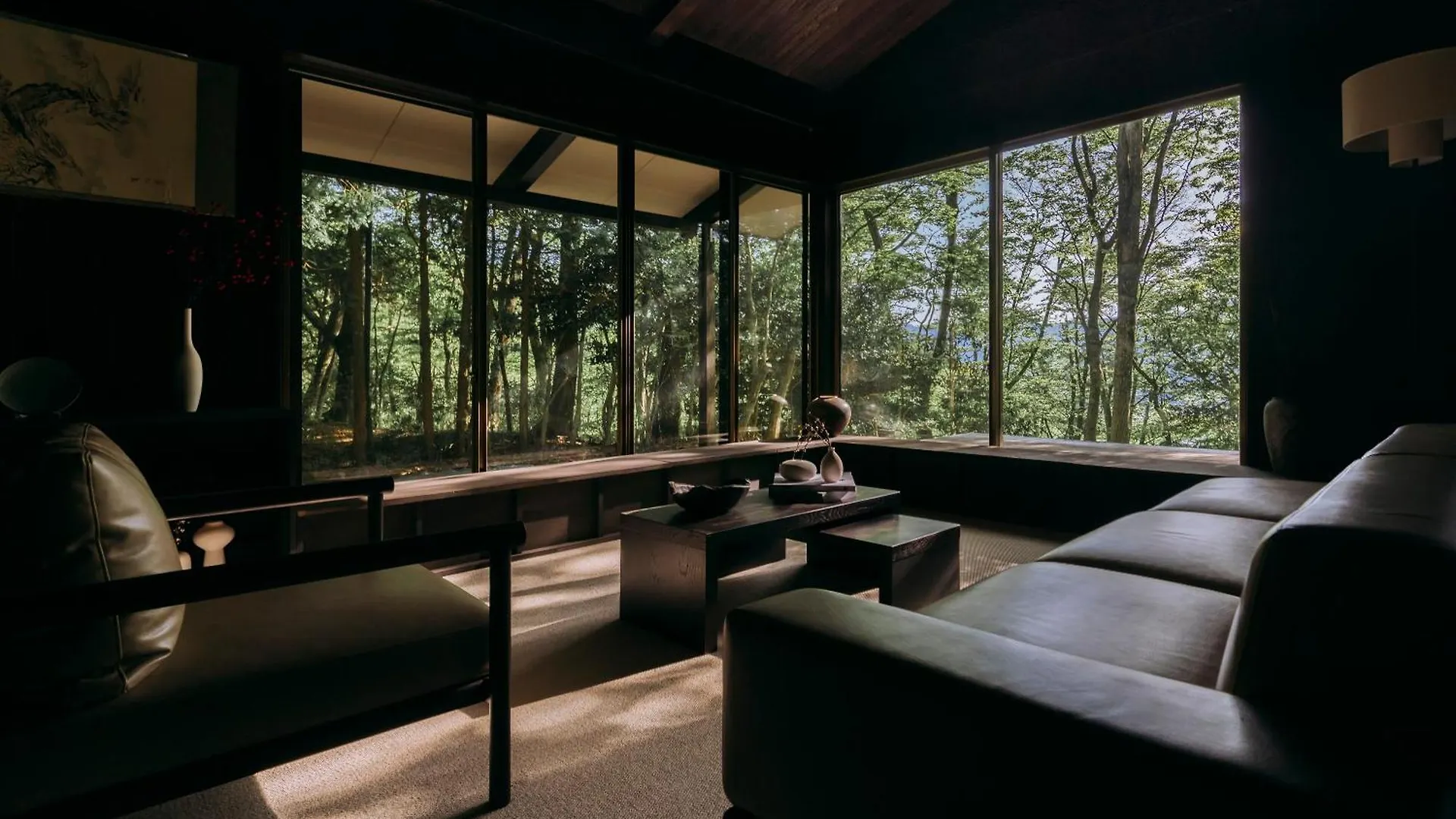 高台の森に佇むモダニズム建築 露天風呂 サウナ 檜風呂 Enn Hakone Villa