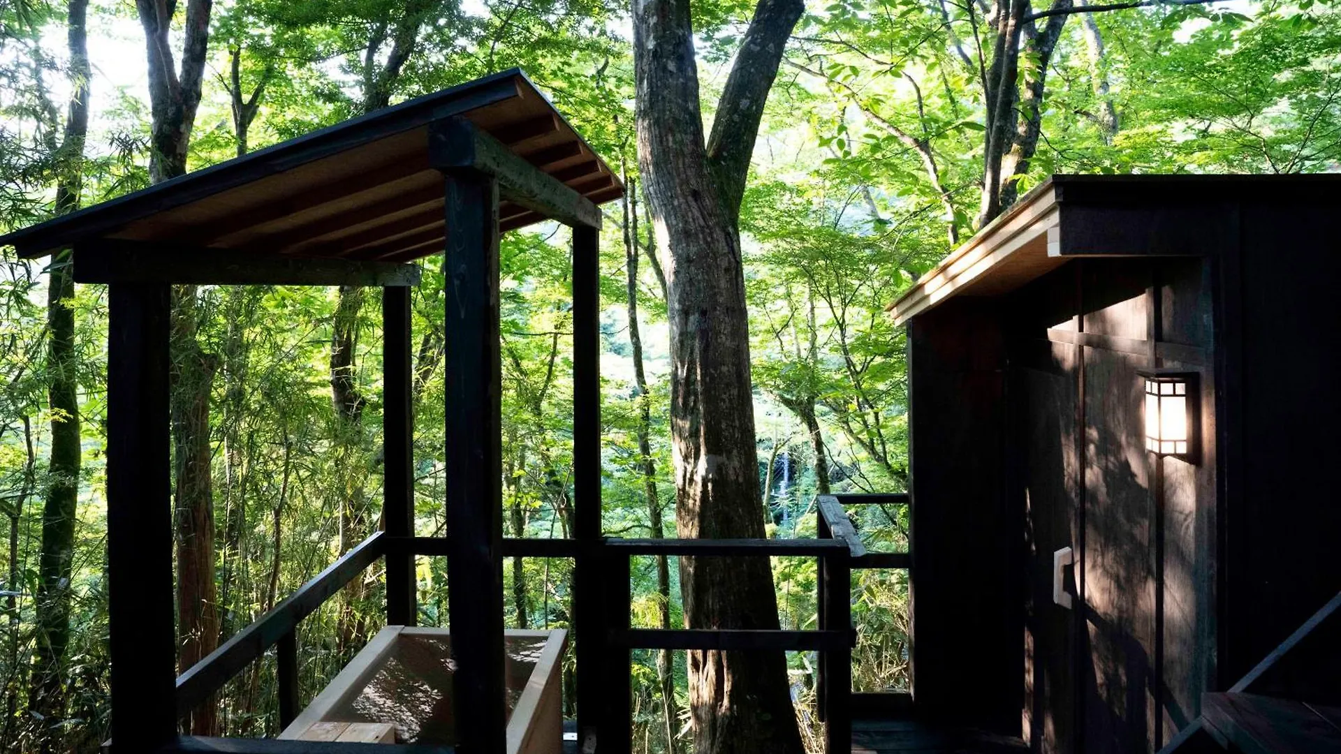 高台の森に佇むモダニズム建築 露天風呂 サウナ 檜風呂 Enn Hakone Villa