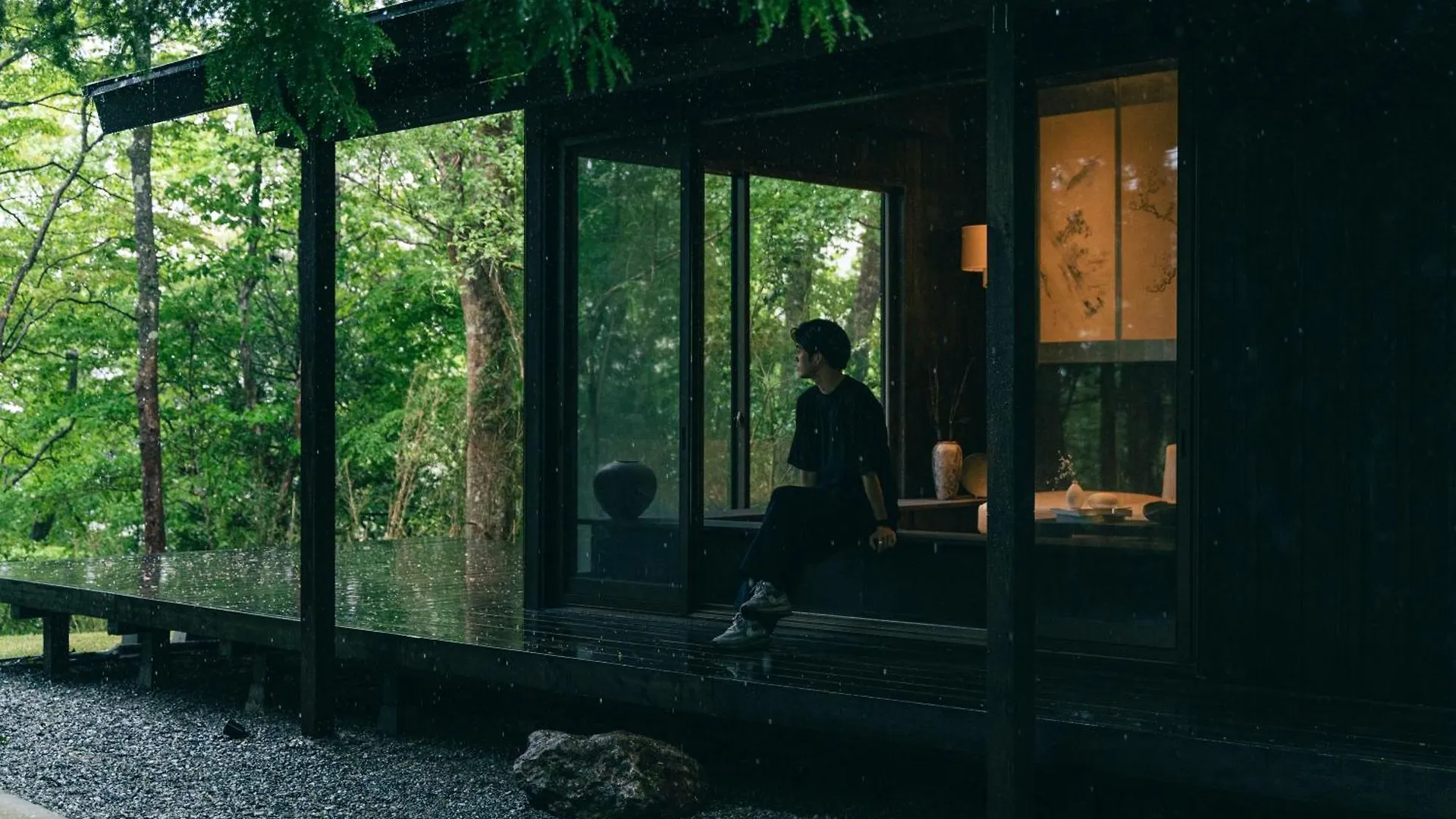 高台の森に佇むモダニズム建築 露天風呂 サウナ 檜風呂 Enn Hakone Villa